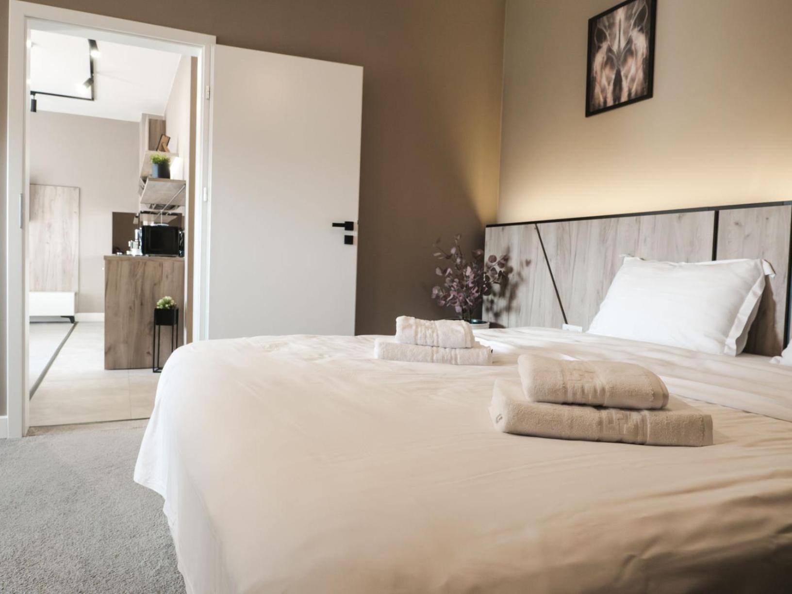 Gavas Jacuzzi Relax Zen Apartman Kolozsvár Kültér fotó