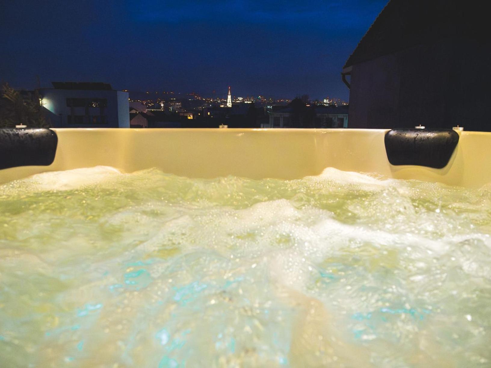 Gavas Jacuzzi Relax Zen Apartman Kolozsvár Kültér fotó